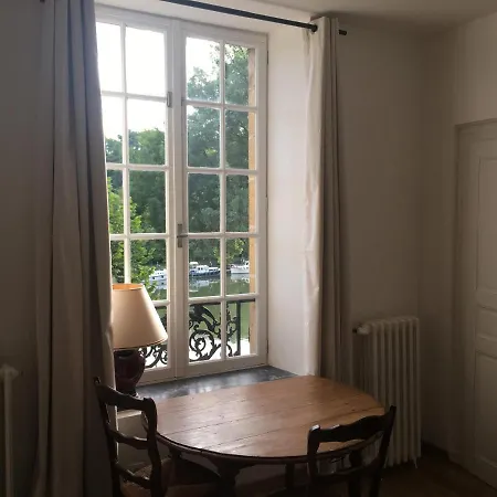 D'hote Du Quai Rimbaud Oda ve Kahvaltı