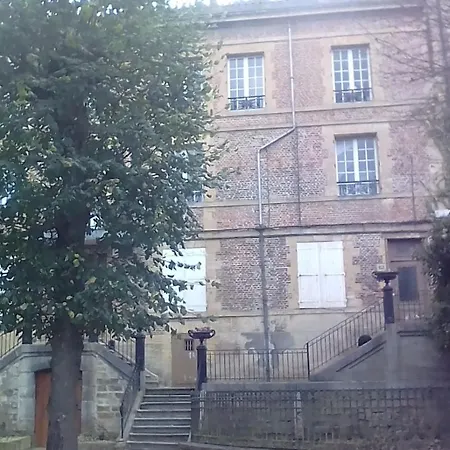 D'hote Du Quai Rimbaud Oda ve Kahvaltı *